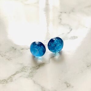 クラゲ ノンホール樹脂ピアス