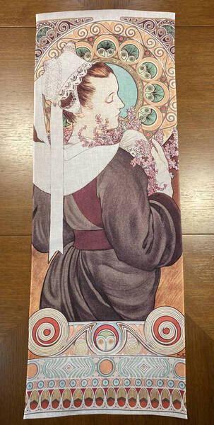 岸辺のエリカ ミュシャ 手ぬぐい サイズは約95cm 35cm