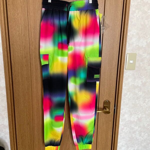 14300円タグ付き新品【ZUMBA】Sサイズ【マルチカラー パンツ】