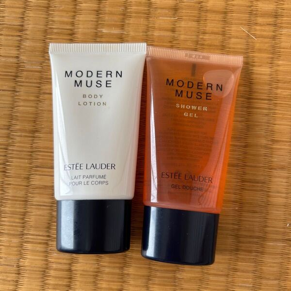 新品未開封 ESTEE LAUDER シャワージェル ボディローション 2個セット