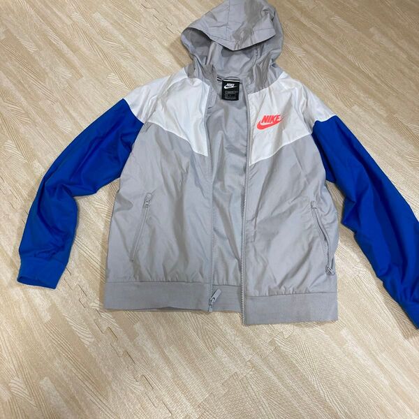 NIKE ウインドブレーカー