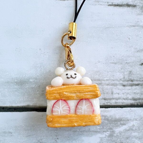 ハンドメイド ミルフィーユ 苺 くま クマ ストラップ ミニチュア スイーツ