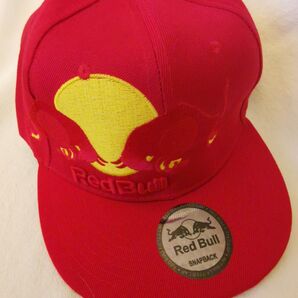 レッドブル RED BULL キャップ 新品未使用です。3つ以上で割引致します。