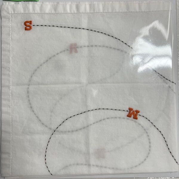 美品 エルメス HERMES ハンカチ 白刺繍 口ゴスカーフ プロクリーニング済み ショップ袋梱包