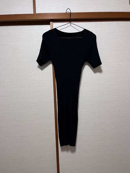 黒 リブ編み 半袖 タイトフィット ワンピース