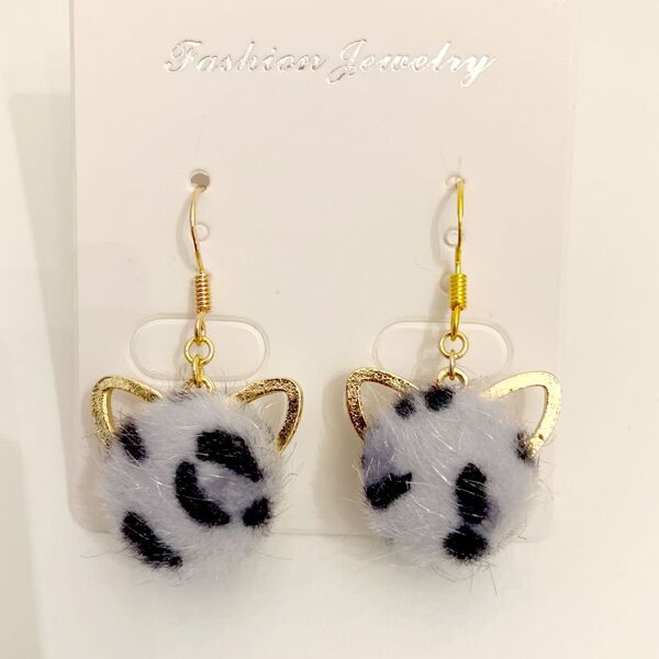 N28 ハンドメイドアクセサリー 猫イヤリング 猫ピアス 猫アクセサリー イヤリング/ピアス 変更可 ※2点ご購入で100円引き