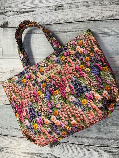 《手作り》可愛いトートバッグ エクボバッグ ハンドメイド 立体風に見える花柄 大きい