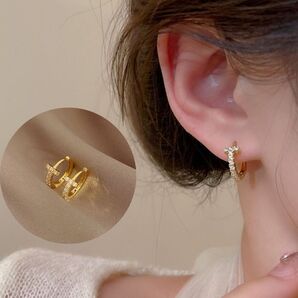 P-72.Tモチーフピアス フープピアス Tスマイル ゴールド ジルコニア