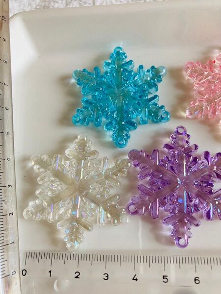 ワイヤー用 リース フープ ジョイント 雪の結晶4色1セット マクラメ SP カン付きビーズ