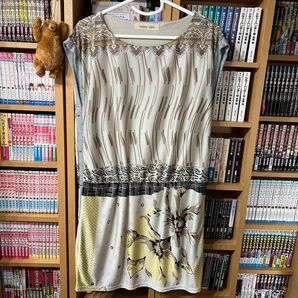 ↓女性服・半袖(膝丈位)フリーサイズ