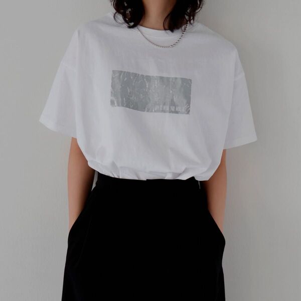 シルバーヴィンテージプリントTシャツ