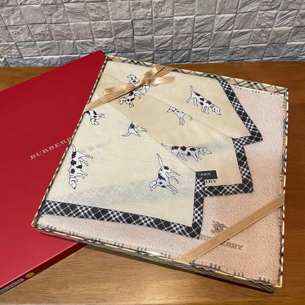 BURBERRY(バーバリー)ハンドタオル & ハンカチ 2点セット