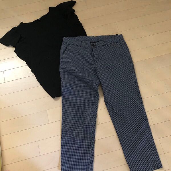 ユニクロ 黒カットソー Sとネイビー白チェックパンツ M