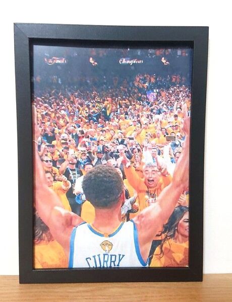 額装品 新品 NBA ステフィンカリー ポスター イラスト カラー プリント フレーム付き B5サイズ
