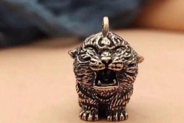 baby tiger 虎赤ちゃん 真鍮 キーホルダー 縁起 干支
