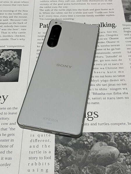 ⑨管理No.492081 AU Xperia 5 IV 128GB エクリュホワイト SOG09