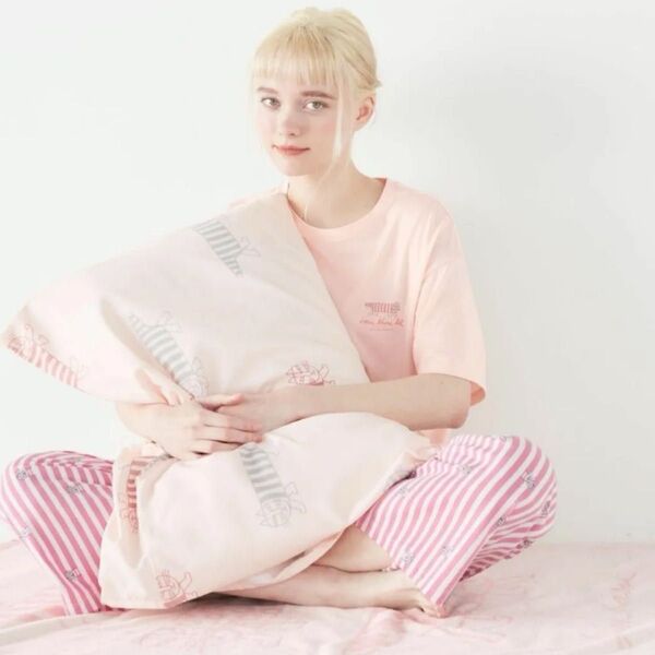 UNIQLOユニクロ リサラーソンルームウェア マイキーTシャツ 上のみ Lサイズ