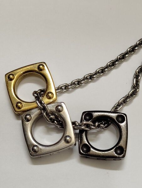 LOUIS VUITTON ルイヴィトン ペンダント・モノグラム ボールド M00675 シルバー ネックレス