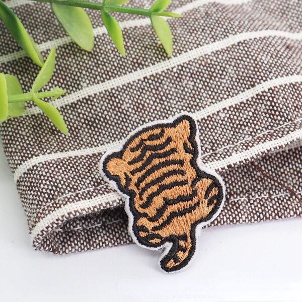 かわいい 虎ちゃん トラ 刺繍 ワッペン 刺繍ワッペン ワッペン