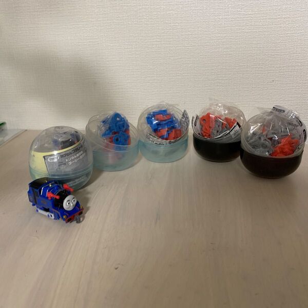 カプセルプラレールトーマス ベルとまがレール