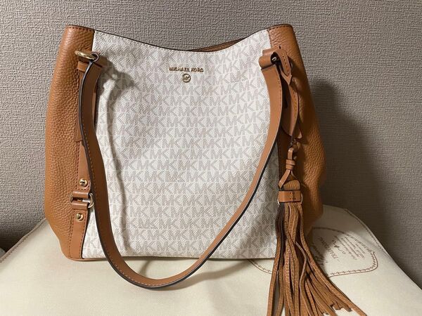 美品 MICHAEL KORS CARRIE ショルダーバッグ ラージ -シグネチャー