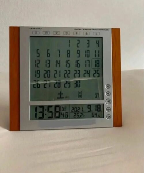 六曜 電波時計 カレンダー adesso アデッソ