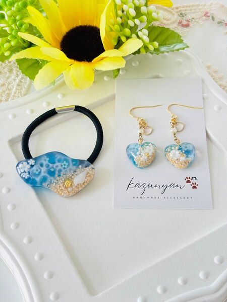 【ハンドメイド】海辺のハートピアスとヘアゴム2点セット レジン
