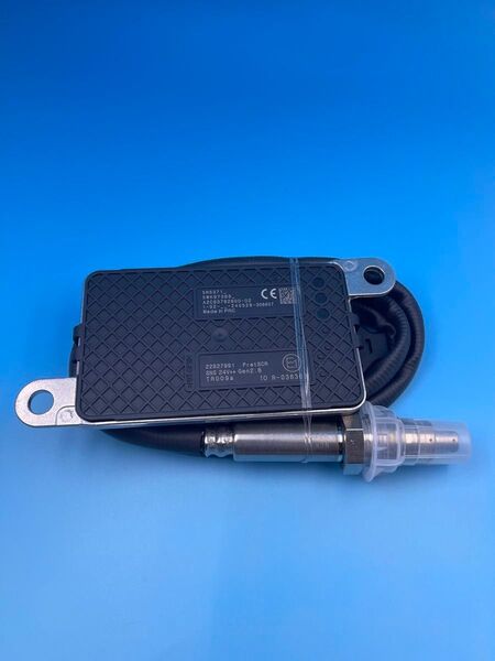 UDトラックスクオン 5228-27991NOxセンサーIN側(社外新品)
