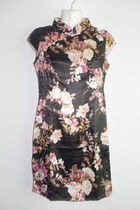 * tea ina clothes black ground . floral print (M)