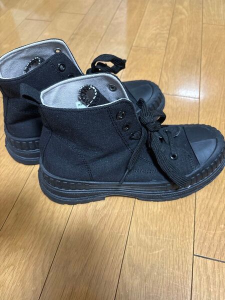 ハイカットスニーカー ブラック Sサイズ(22〜22.5cm相当)