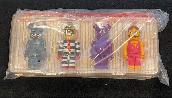 ベアブリック ゴジラ VS マクドナルド 150% 4体セット Bearbrick Godzilla VS McDonald's