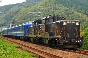 鉄道 デジ 写真 画像 急行阿蘇 DE10重連+12系 8