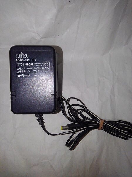 富士通 ACアダプター 91-58058 100Vac 20.0VA 出力13Vdc 700mA