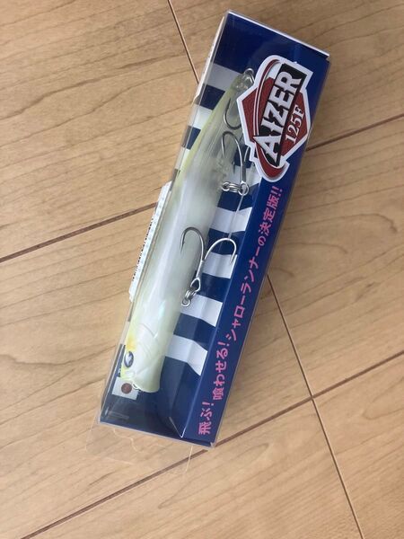 ブルーブルー アイザー125f チャートバックパールクリア BlueBlue 応募券付