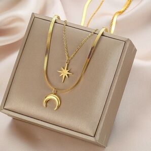 新品 首元がゴージャスに 2連ネックレス 上品 ムーン スター ゴールド