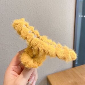 ふわもこヘアクリップ♪ ファーバレッタ♪ 黄