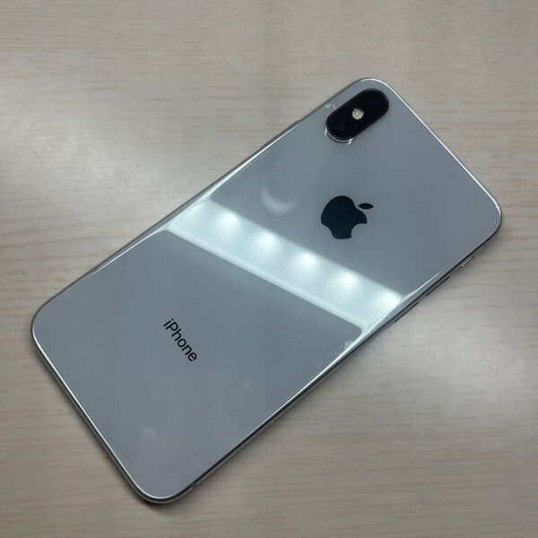 iPhoneX 64GB SIMフリー バッテリー最大容量79% 背面少し割れあり 液晶不良あり