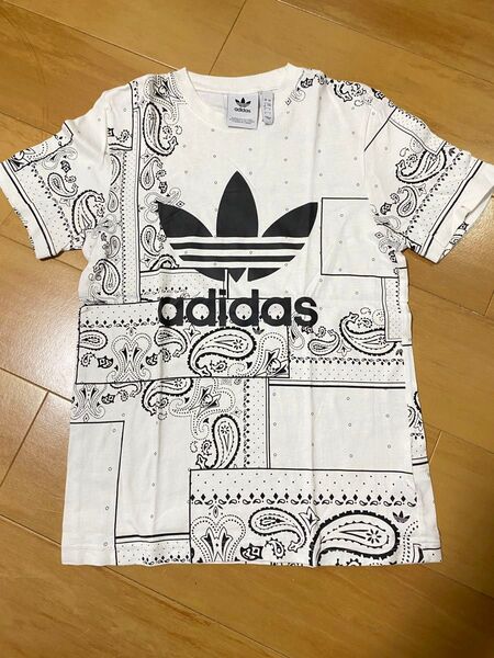 adidas ペイズリー柄 XSサイズ
