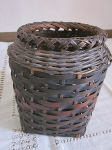 古い手編み籠*竹編み*カゴ*花器*歳月を経たいい色合い*時代物茶道具民芸用の美宗悦収納箱レトロヴィンテージ