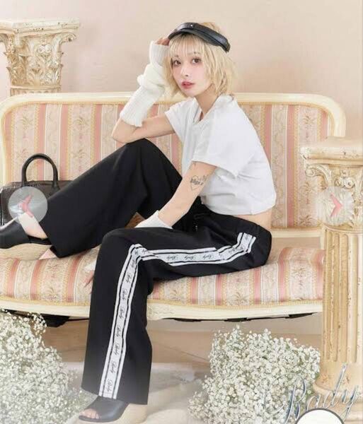 値下げ rady サイドラインロゴパンツ 未使用品 Mサイズ