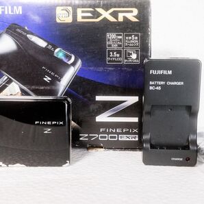 FUJIFILM FINEPIX Z700