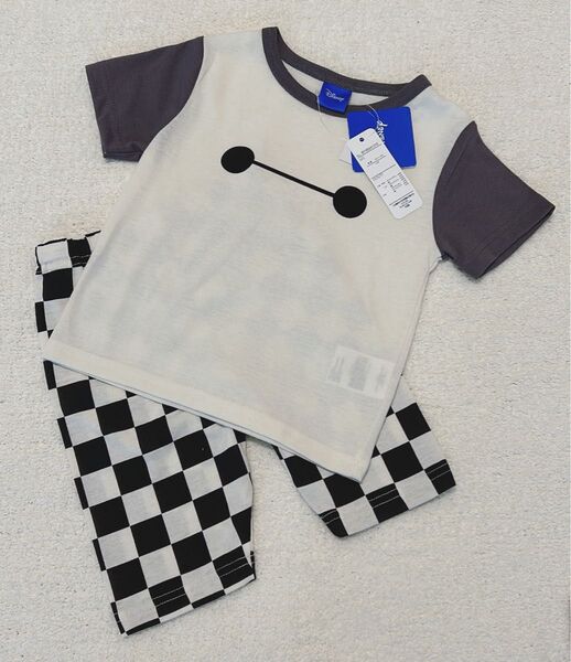 【新品タグ付き】ディズニー ベイマックス パジャマ 上下セット 100