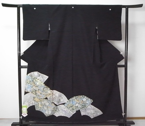 [ kimono. ... shop ]B877 kimono * tomesode . super-beauty goods ... woven crepe-de-chine .. tailoring black ground * fan paper frame flowers and birds .. pattern new goods long-term keeping goods . attaching thread attaching 