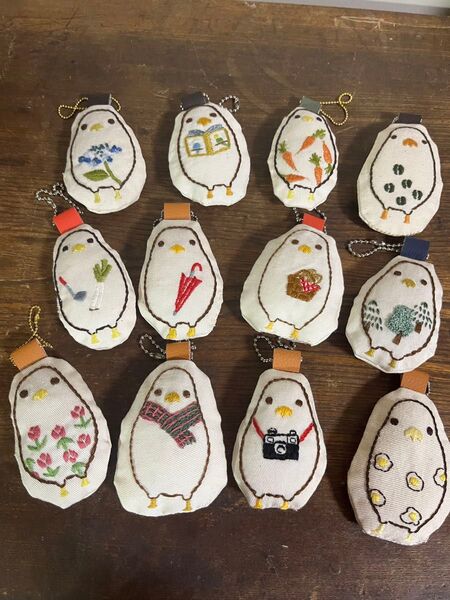 手刺繍 ハンドメイド インコ キーホルダー