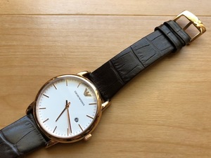  хорошая вещь степень редкость EMPORIO ARMANI Emporio Armani LUIGI Date Gold × белый оригинальный ремень AR-2502 кварц мужские наручные часы 