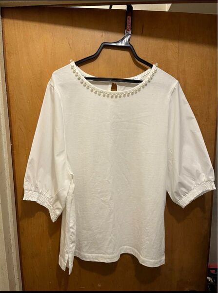 Mサイズ ビーズ付き半袖トップス