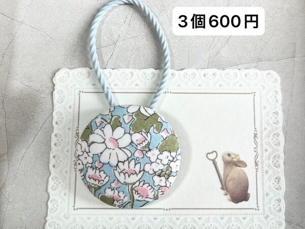 リバティ タナローン くるみボタン ヘアゴム 38mm handmade ライトブルー 花柄 さわやか ⑤