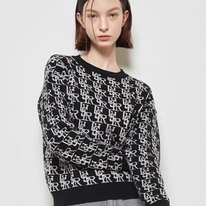 LUV IS TRUE ラブイズトゥルー ニット セーター 長袖 総柄 TWICEモモ・ナヨン着用