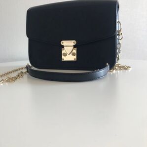 GUショルダーバック