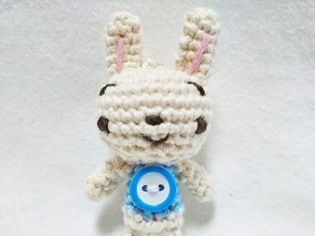 *room 183*Amigurumi*Kinari rabbit (light blue)*Handmade*Handmade*Round*Button*Ball chain*, animal, rabbit, rabbit in general